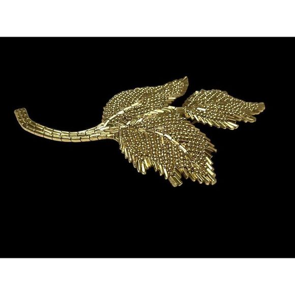 Vintage Large Etched Maple Leaf Brooch Textured Gold Tone Pin Statement Piece - Picture 4 of 5